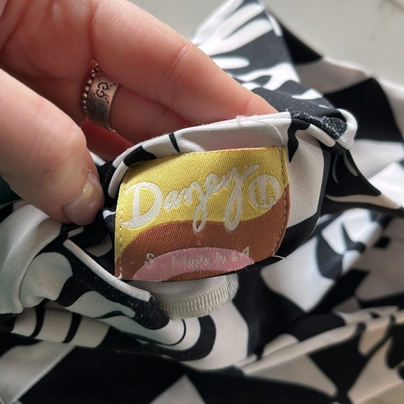 Dazey LA Activewear Ani Figures Printed Sports Bra Size Small - Picture 6 of 8